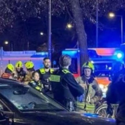 17 годишен шофьор без книжка се вряза в група пешеходци в