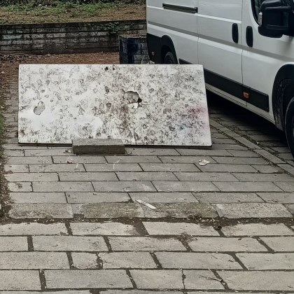 В Пловдив паркирането отдавна е битка но креативността на някои