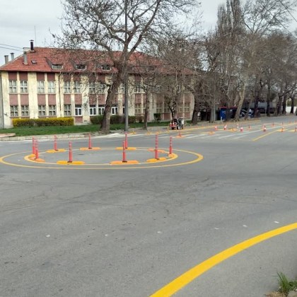 Новоизградено кръгово кръстовище в Сливен изуми жителите на града и