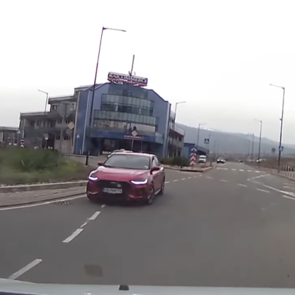 Опасна маневра предизвика вълна от възмущение в социалните мрежи след