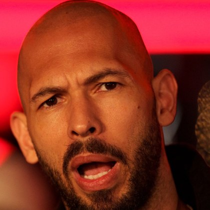 Андрю Тейт е обвинен в сексуално насилие и побой Тези