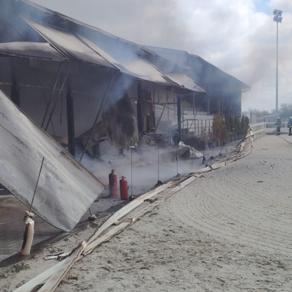 Пожар пламна в конната база в пловдивското село Царацово Сигнал