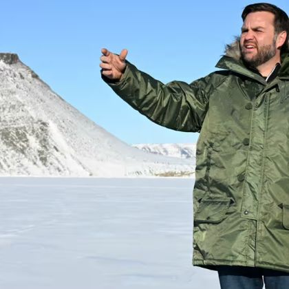 Дания отвърна на коментарите на JD Vance че Копенхаген не