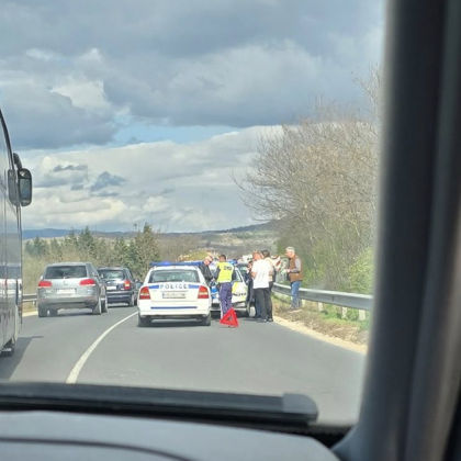 Две верижни катастрофи са възникнали този следобед на пътя Баня Карлово