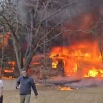 Самолет се разби в къща в Минесота в събота съобщи Daily