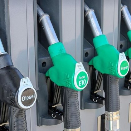 Гърция разби престъпна мрежа за продажба на нелегално внесено гориво