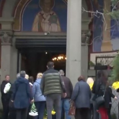 Поклонението пред тленните останки на капитан Марин Маринов служител на