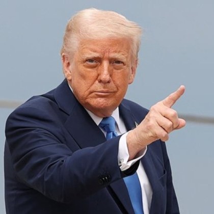 Президентът на САЩ Доналд Тръмп говорейки пред репортери в Белия