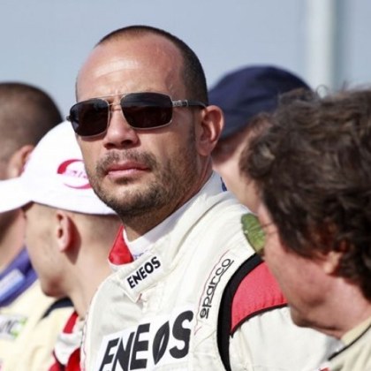 Как човек с криминални провинения успява да се сдобие с