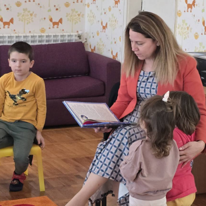 В Международния ден на детската книга кметът на Община Хисаря