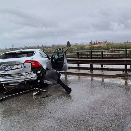 Тежка катастрофа е станала днес днес на АМ Хемус Произшествието