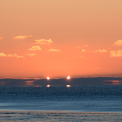 Астрофотографи в Канада които искаха да уловят частично слънчево затъмнение