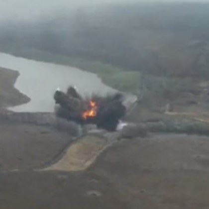 Руските военни изглежда са разрушили с авиационна бомба един от