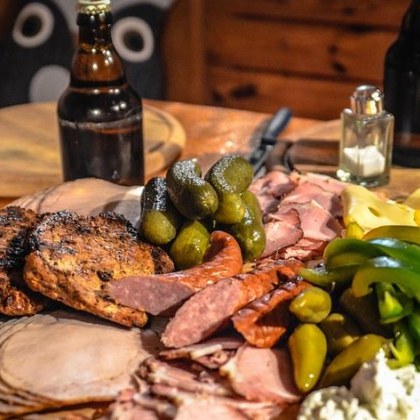 Преработените червени меса като колбаси и пушени продукти увеличават риска