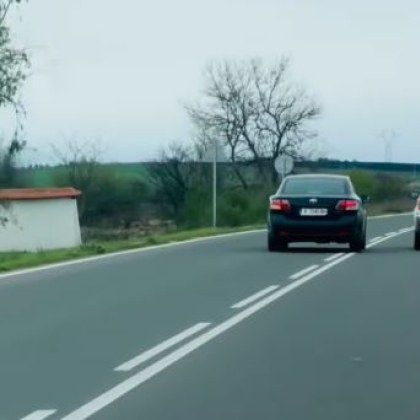 Водач с опасна маневра в Пловдивско Шофьорът предприел рисково изпреварване