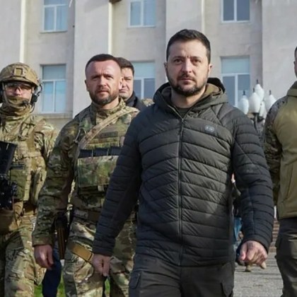 Украинският президент Владимир Зеленски е охраняван от войници на частна