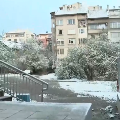 Стотици семейства са под обсада и нямат достъп до линейка