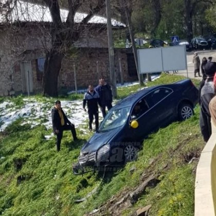 Драматичен инцидент с група абитуриенти тази сутрин разтърси Карнобат Млади