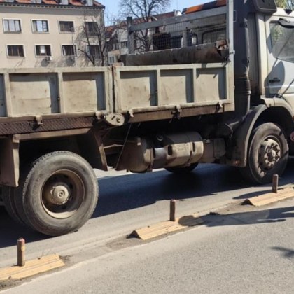 Лека катастрофа затруднява движението в столицата разкриват граждани в групата