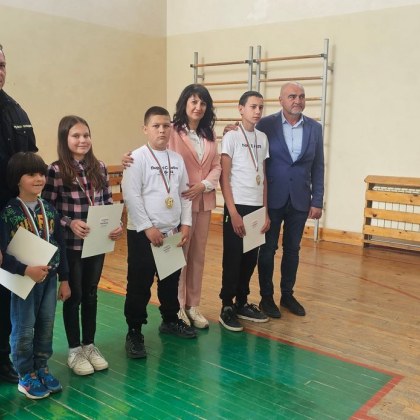 Наградиха петте деца с лъвски сърца които не се поколебаха