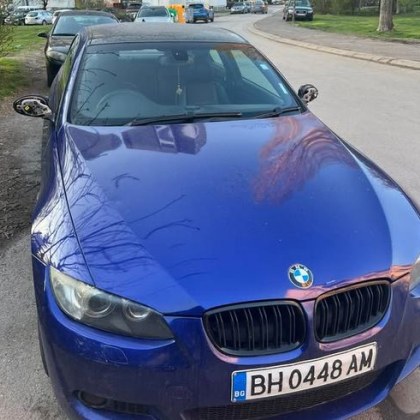 Гражданин алармира за посегателство извържено спрямо паркираната му кола Декоративните капаци