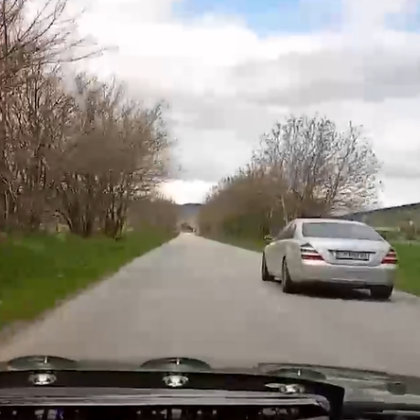 Лек автомобил изпревари небрандирана полицейска кола със 170 км ч на