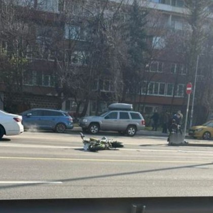 Пътен инцидент с участието на моторист стана днес в София