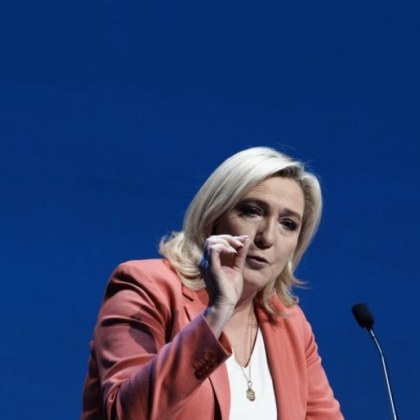 Френските власти арестуваха 76 годишен мъж по подозрение че е отправял