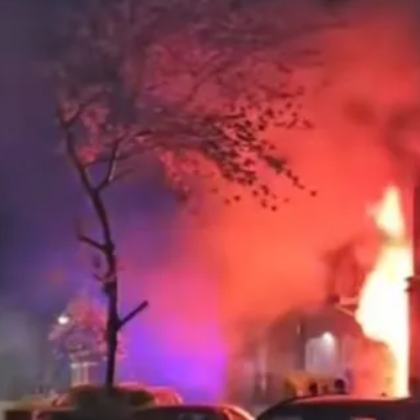 Пожар за който се предполага че е причинен от батерия