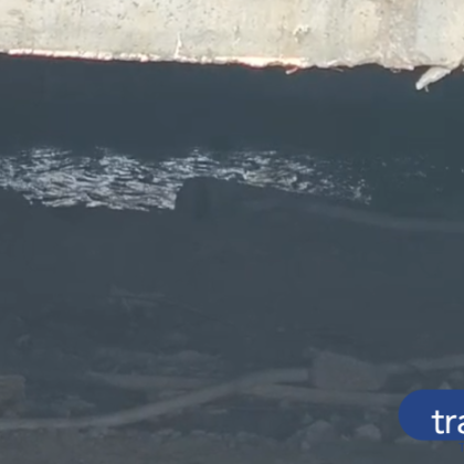 Истинска буйна река тече в пробива под Централна гара в