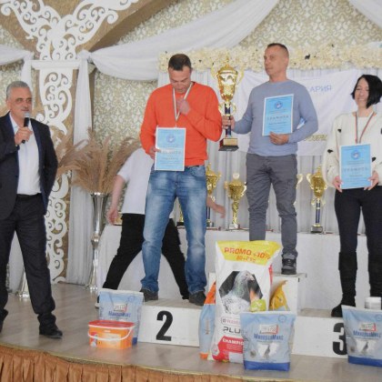 С две купи на България четири сребърни медала и един