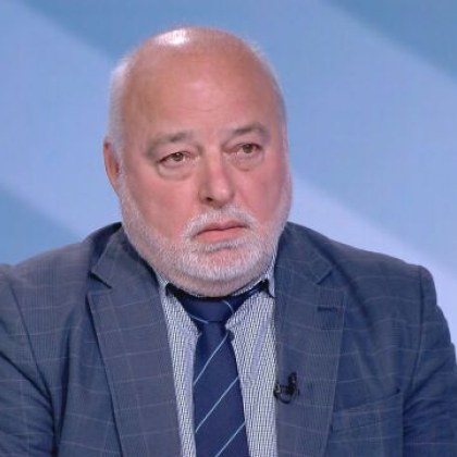 Много институции правиха много бели Детето е хилаво с много