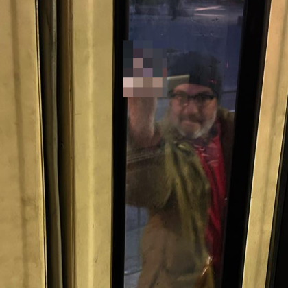 Снощи около 20 00 ч ватман от столичния трамвай №1 е