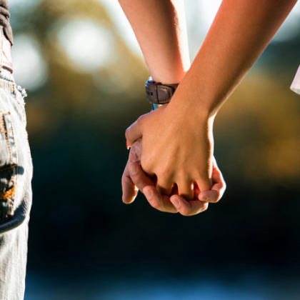 Двама българи създадоха ново приложение за запознанства което стана една