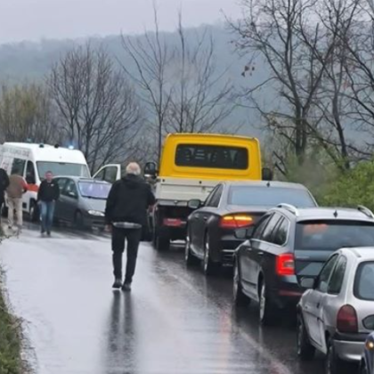 Катастрофа блокира движението между селата Крета и Ребърково Инцидентът е станал