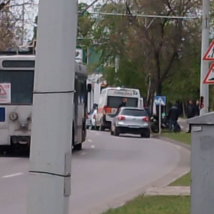Моторист пострада при инцидент в Русе Водачът на двуколесното се