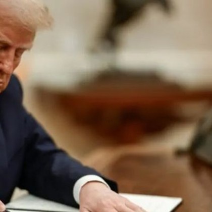 Президентът на САЩ Доналд Тръмп подписа указ за удължаване с