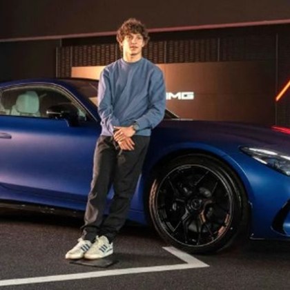 Новакът във Формула 1 Андреа Кими Антонели получи суперавтомобил Mercedes