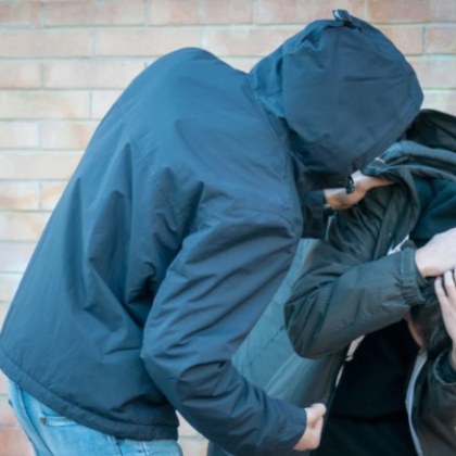 Чужденец извършил грабеж над свой сънародник е установен и задържан