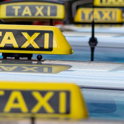 Синдикатът на таксиметровите шофьори обяви протест в гръцката столица Атина