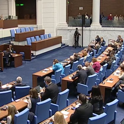 Депутатите дебатират втория вот на недоверие към кабинета на Росен