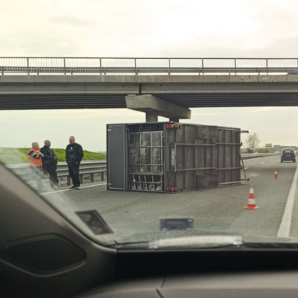 Инцидент стана тази сутрин на автомагистрала Тракия Ремарке на камион