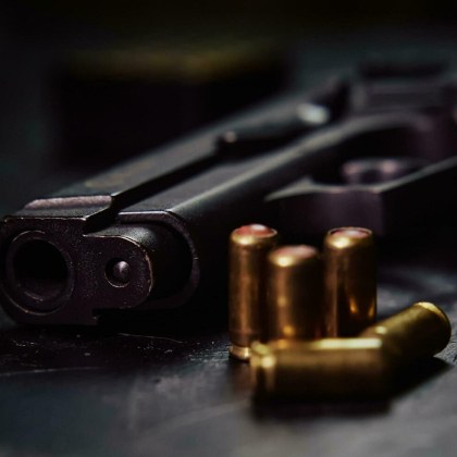 Убит и шестима ранени в болница след стрелба в университетски