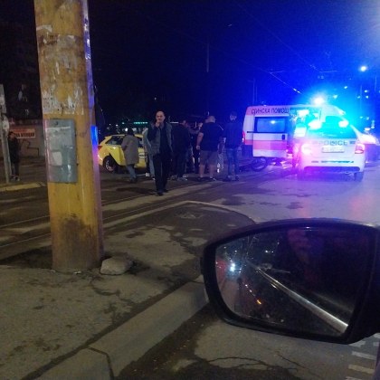 Моторист е бил блъснат на кръстовището между булевардите Вардар и