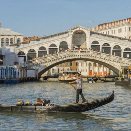 От днес посетителите на италианския град Венеция трябва да заплащат