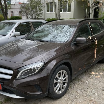 Запечатаха вратите на Мерцедес с транзитен регистрационен номер с монтажна