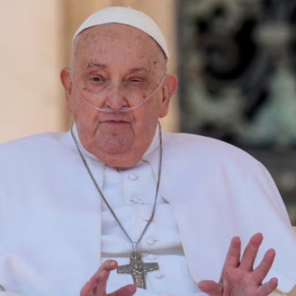 Папа Франциск продължава да се възстановява от двустранната пневмония и