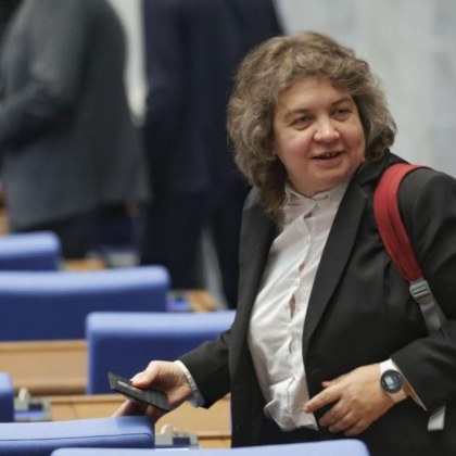 Председателят на Народното събрание Наталия Киселова поздрави състезателките от ансамбъла