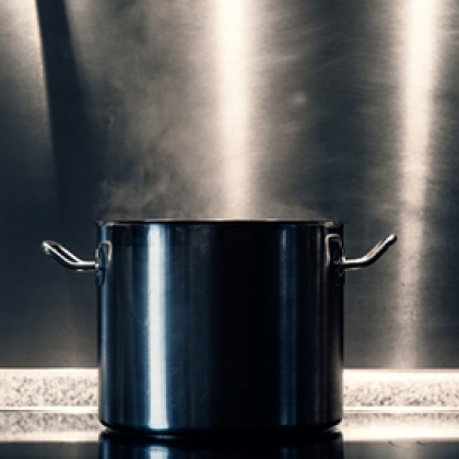 90 годишна жена е обвинена в убийството на 77 годишна своя приятелка