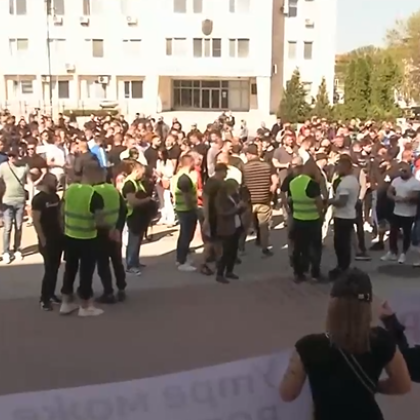 Протест в Търговище с искане за справедливост Десетки се събраха